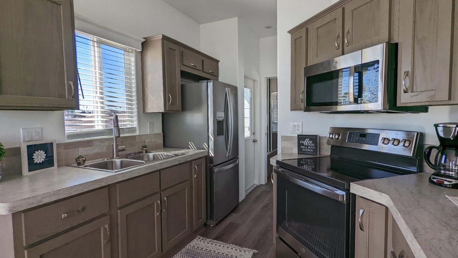 Sedona Park Model Series | Moss Overland Park Model Homes, image size:1600x900